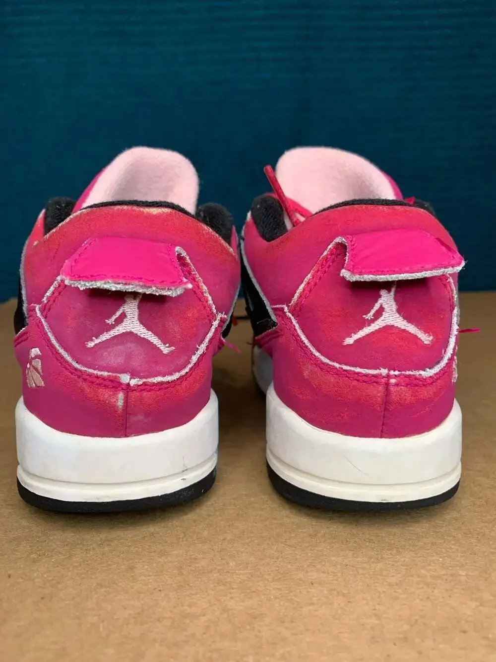 Jordan 4 Retro “Voltage Cherry” Shoes Size 12.5C